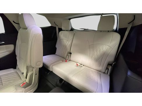 Used 2023 Buick Enclave Avenir w/ Trailering Package, 5000 lbs. AWD/4WD image 17