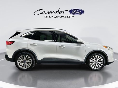 Used 2020 Ford Escape Titanium w/ Titanium Premium Package 2.0 image 9