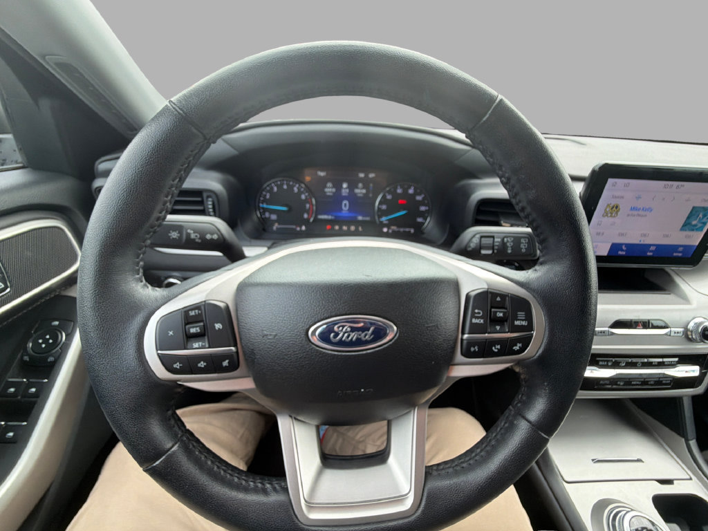 Used 2023 Ford Explorer XLT AWD/4WD image 19