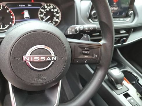 Used 2023 Nissan Rogue S AWD/4WD image 18
