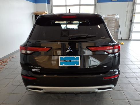 Used 2024 Mitsubishi Outlander SE image 6