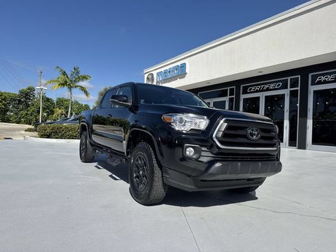 Used 2022 Toyota Tacoma SR5 w/ Technology Package RWD image 30