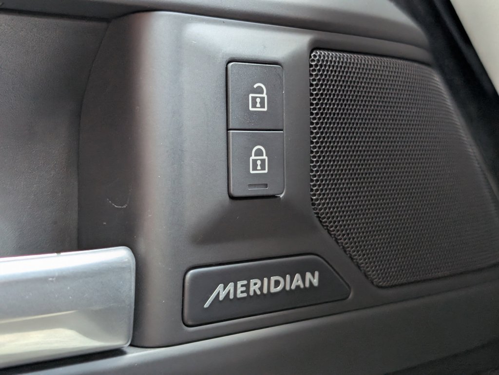 Used 2025 Land Rover Defender 110 S AWD/4WD image 32