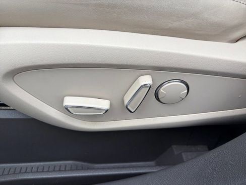 Used 2017 Lincoln MKX Reserve FWD image 23