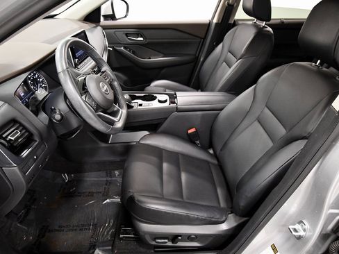 Used 2023 Nissan Rogue SV w/ SV Premium Package image 15