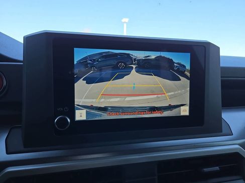 Used 2024 Toyota Tacoma TRD Off-Road image 27