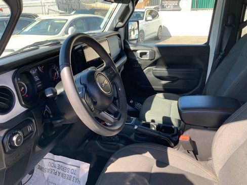 Used 2024 Jeep Wrangler Unlimited Sport AWD/4WD image 9