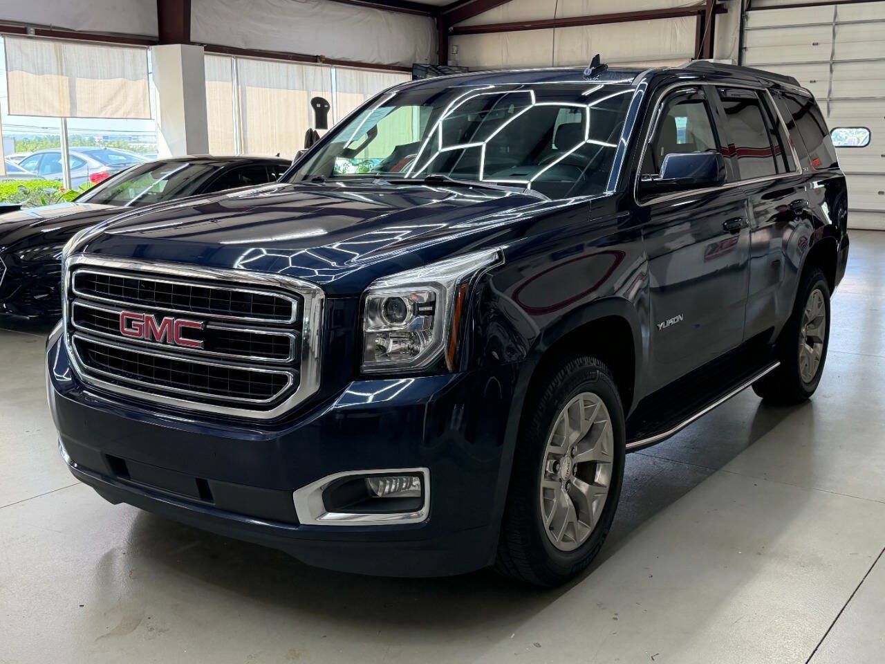 Used 2019 GMC Yukon SLT w/ HD Trailering Package AWD/4WD image 5