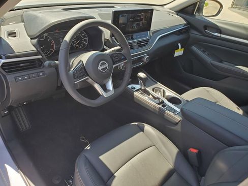 New 2026 Nissan Altima 2.5 SR FWD image 12