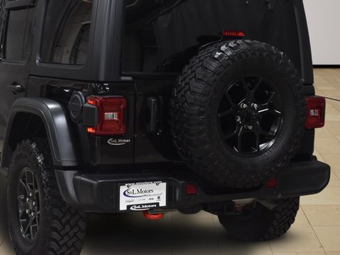 Used 2024 Jeep Wrangler Unlimited Sport AWD/4WD image 34
