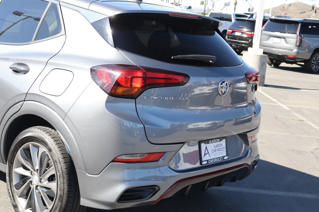 Used 2022 Buick Encore GX Select w/ Sport Touring Package FWD image 8