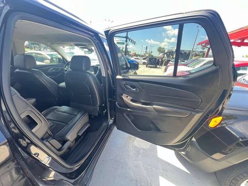 Used 2020 Chevrolet Traverse LT FWD image 13