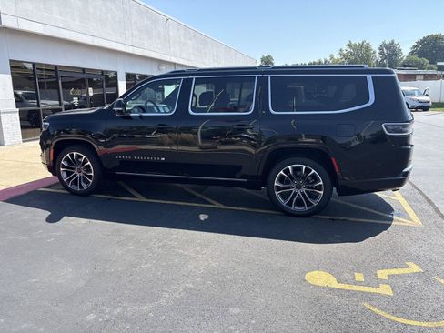 Used 2025 Jeep Grand Wagoneer L Series III w/ Rear Seat Video Group 1 AWD/4WD image 8