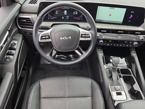 Used 2024 Kia Telluride EX w/ EX Captain's Chair Package FWD image 14
