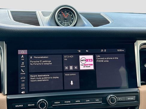 Used 2021 Porsche Macan image 19