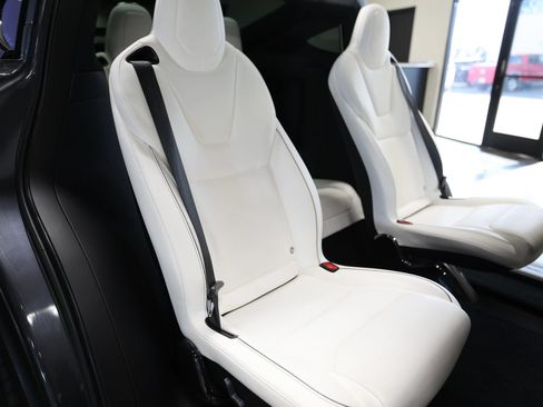 Used 2022 Tesla Model X Plaid AWD/4WD image 38