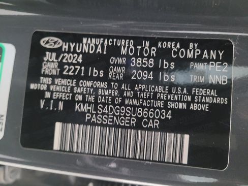 Used 2025 Hyundai Elantra SEL FWD image 33