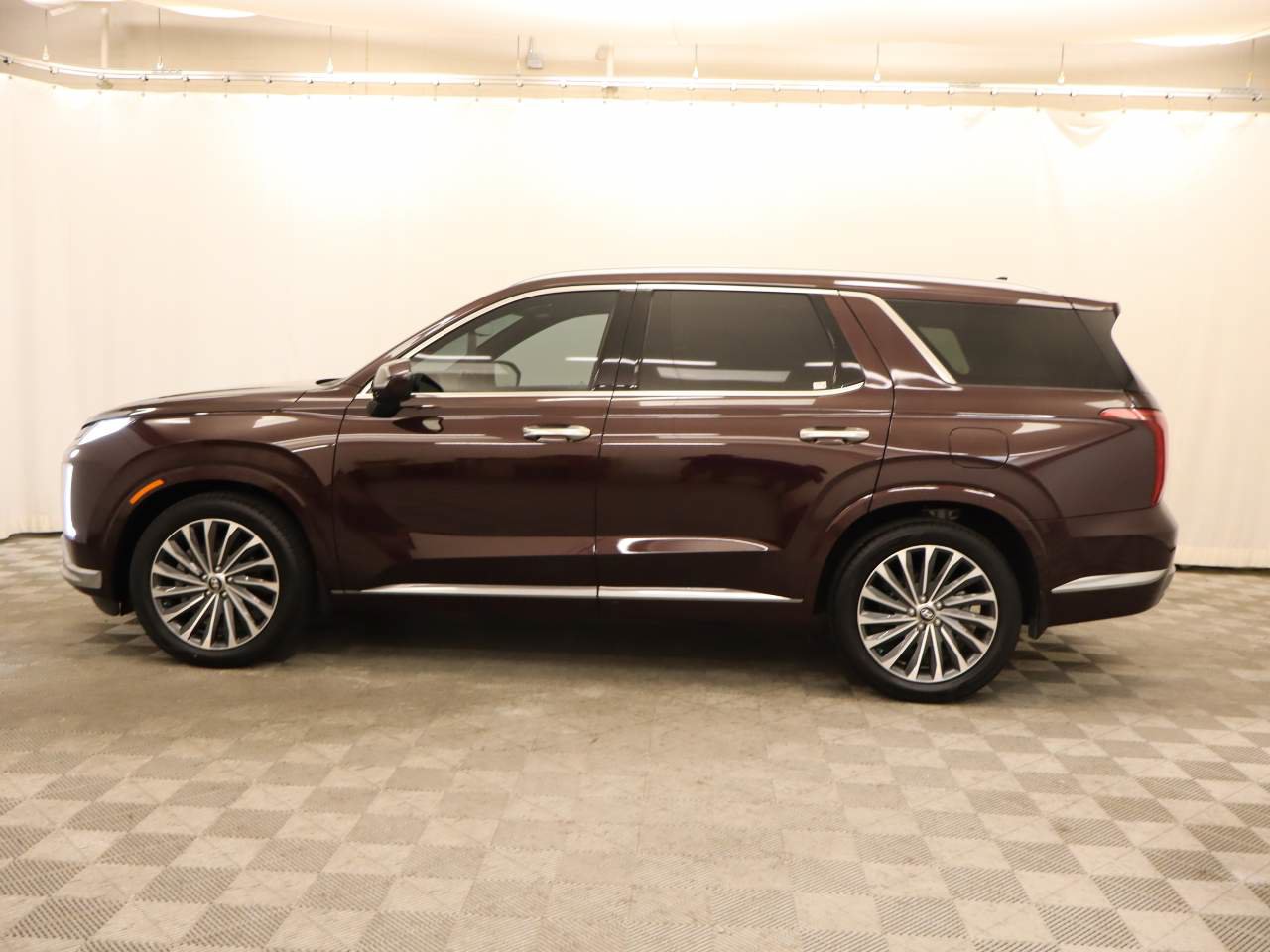 Used 2023 Hyundai Palisade Calligraphy w/ Winter Package AWD/4WD image 3
