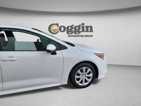 Used 2024 Toyota Corolla LE image 31