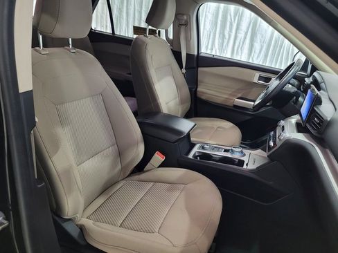 Used 2022 Ford Explorer XLT image 60