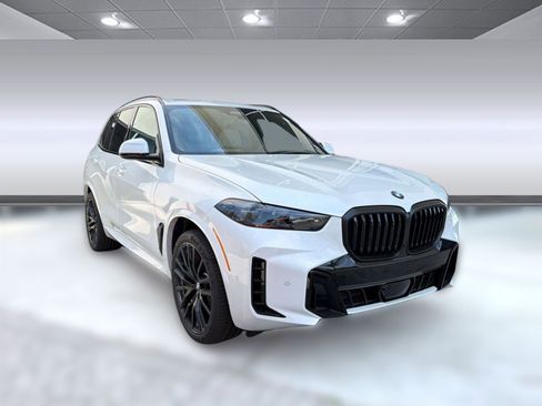 New 2026 BMW X5 xDrive40i w/ M Sport Package AWD/4WD image 7