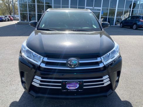Used 2019 Toyota Highlander XLE image 9