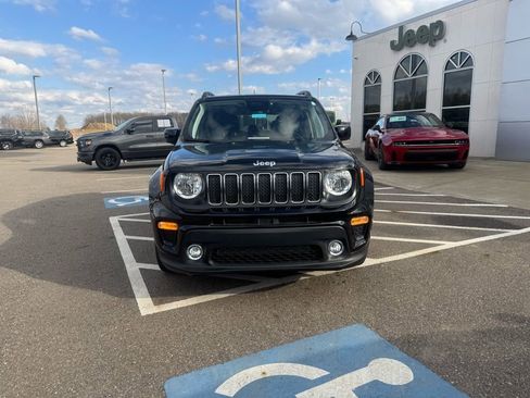 Used 2020 Jeep Renegade Latitude image 2