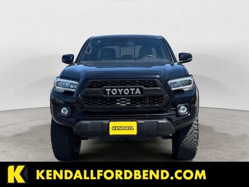 Used 2021 Toyota Tacoma TRD Off-Road w/ TRD Premium Off Road Package AWD/4WD image 2