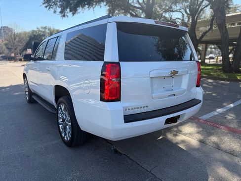 Used 2020 Chevrolet Suburban LT image 4