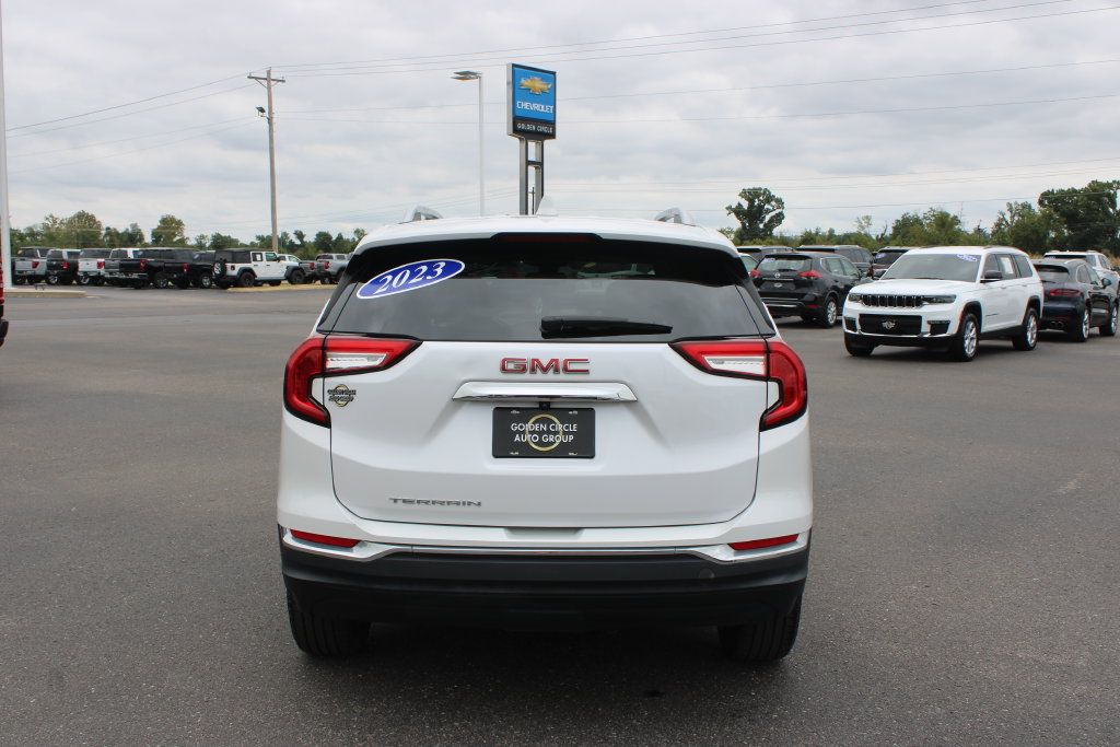 Used 2023 GMC Terrain SLT FWD image 8