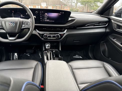 Used 2024 Buick Envista Sport Touring image 20