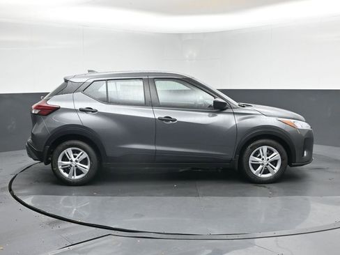 Used 2024 Nissan Kicks S image 6