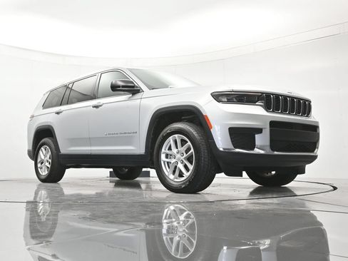 Used 2024 Jeep Grand Cherokee L Laredo RWD image 38