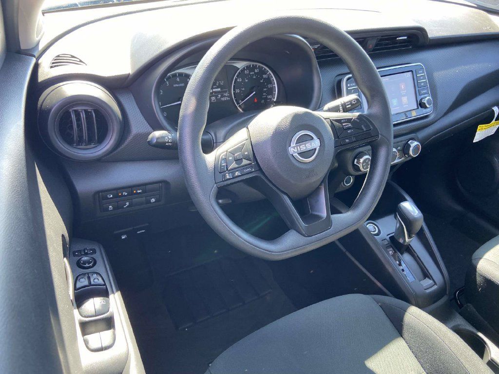 Used 2025 Nissan Kicks Play S FWD image 12