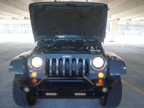 Used 2015 Jeep Wrangler Unlimited Rubicon w/ Dual Top Group image 32