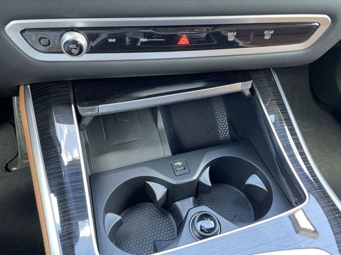 Used 2026 BMW X5 sDrive40i w/ M Sport Package image 25