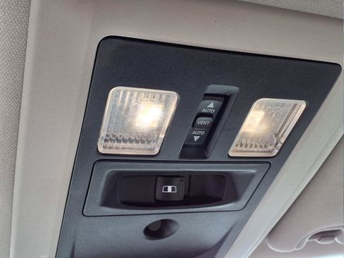 Used 2017 RAM 1500 Laramie w/ Convenience Group image 19