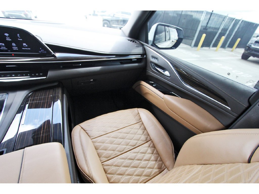Used 2023 Cadillac Escalade ESV Premium Luxury AWD/4WD image 10
