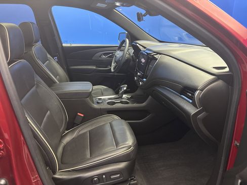 Used 2023 Chevrolet Traverse Premier w/ LPO, Floor Liner Package AWD/4WD image 24