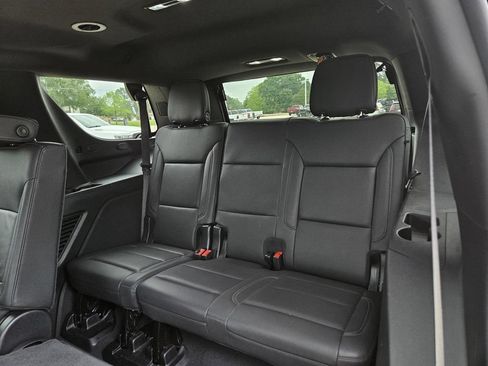 Used 2025 Chevrolet Tahoe Z71 AWD/4WD image 36