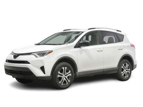 Used 2018 Toyota RAV4 LE FWD image 4