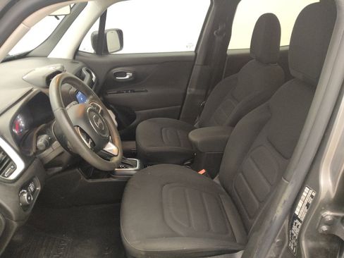 Used 2020 Jeep Renegade Latitude FWD image 17