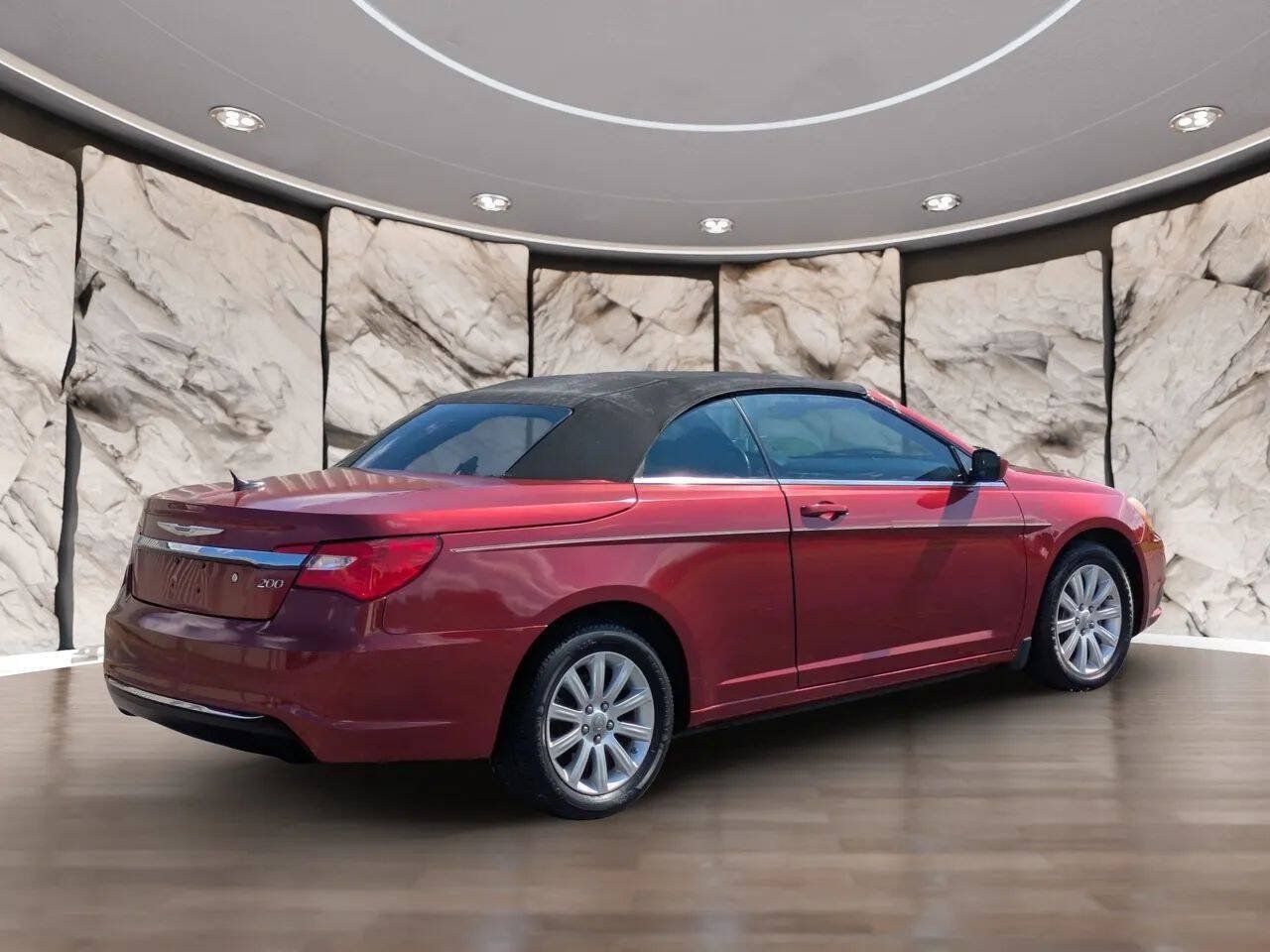 Used 2012 Chrysler 200 Touring FWD image 9