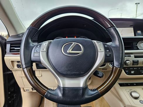 Used 2013 Lexus ES 350 w/ Luxury Pkg image 17