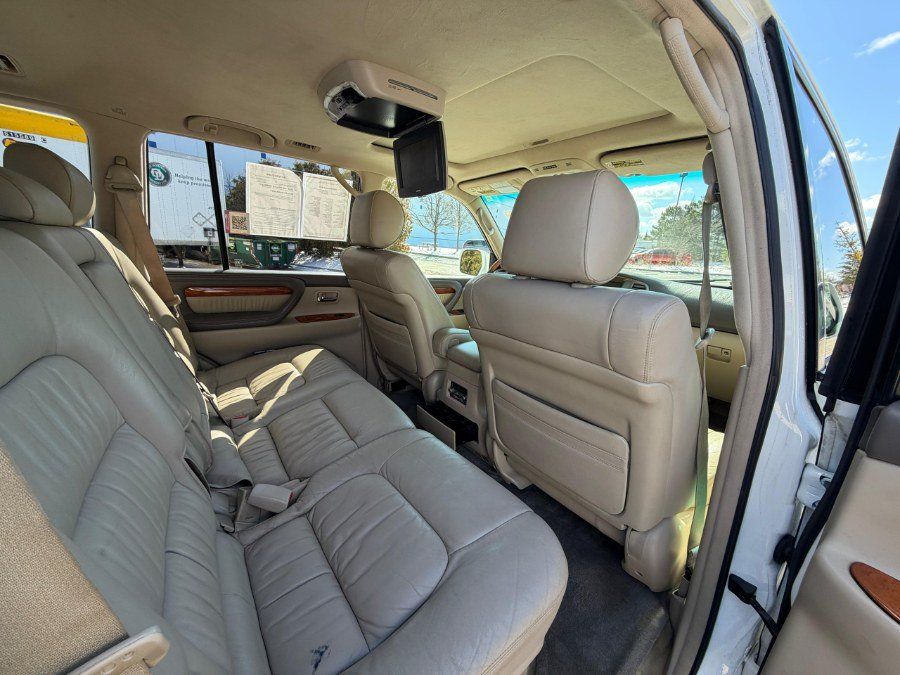 Used 2006 Lexus LX 470 4WD image 25