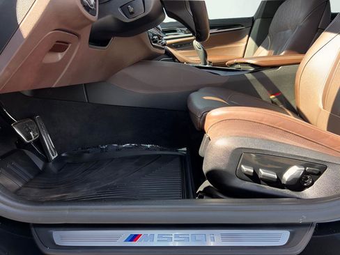 Used 2018 BMW M550i xDrive AWD/4WD image 40