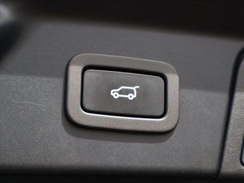 Used 2020 Land Rover Range Rover Velar R-Dynamic S AWD/4WD image 7