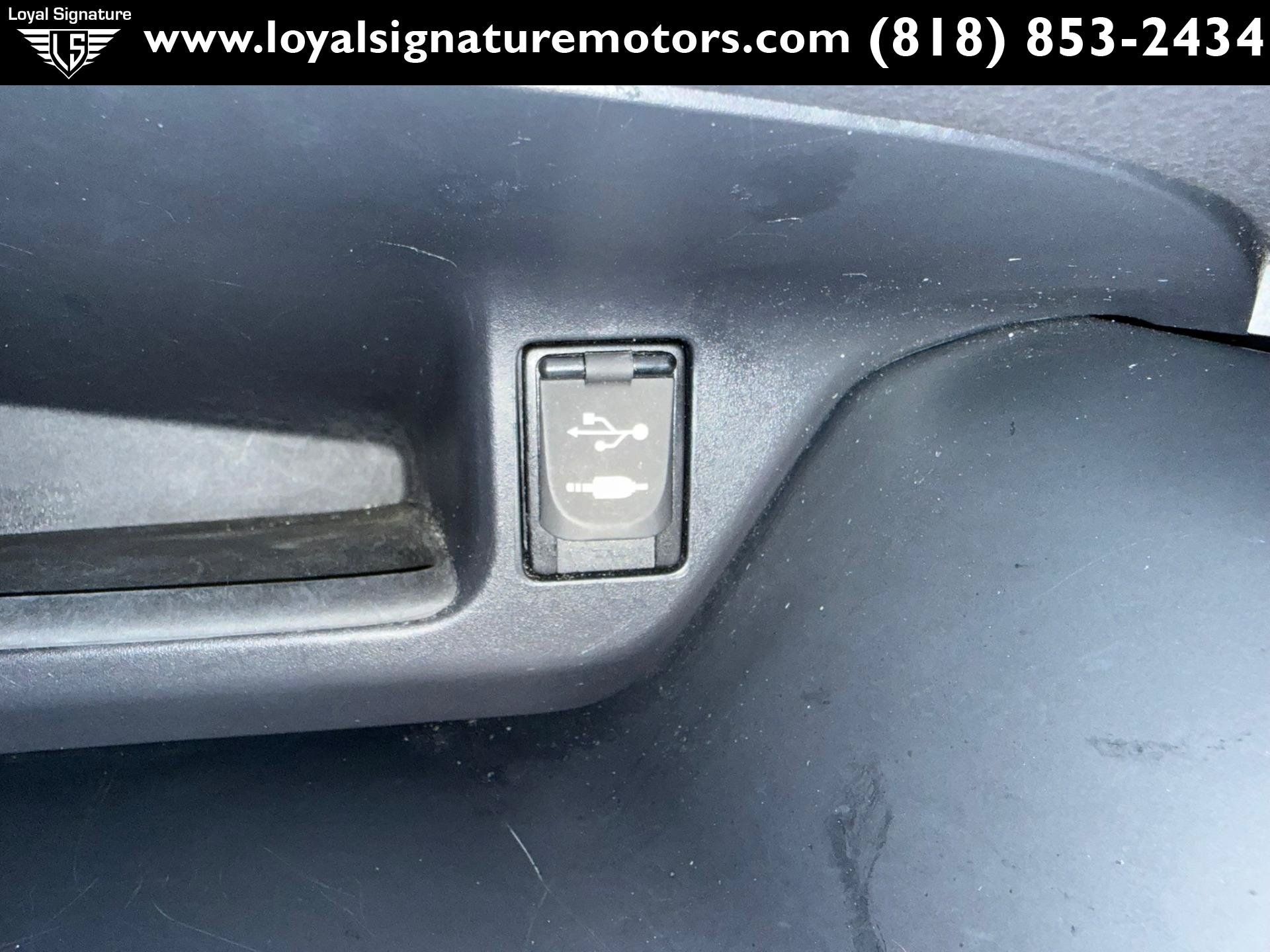 Used 2018 Toyota C-HR XLE FWD image 25