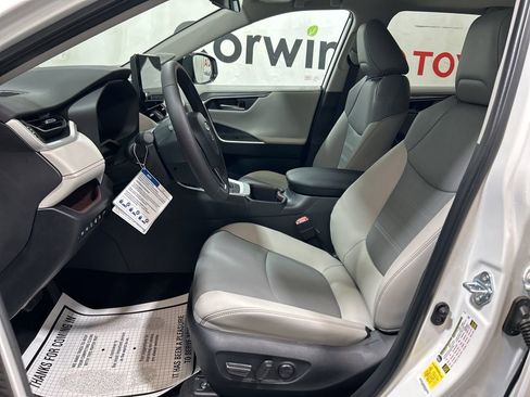 Used 2025 Toyota RAV4 Limited w/ Advanced Technology Package AWD/4WD image 22