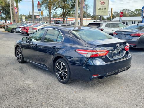 Used 2018 Toyota Camry SE w/ Convenience Package image 4